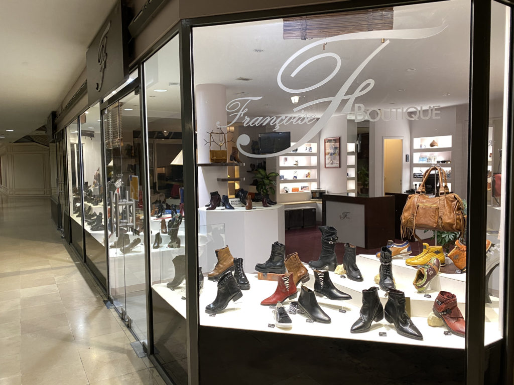 Vitrine chaussures femme